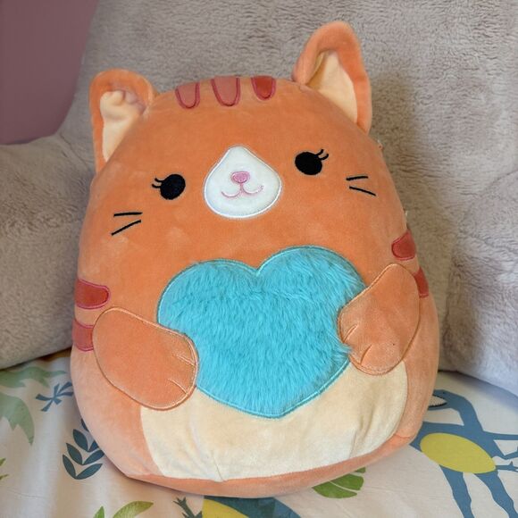 Squishmallows 11" Gigi The Cat Fuzzy heart 2024 Valentine's Day Plush - Picture 1 of 3